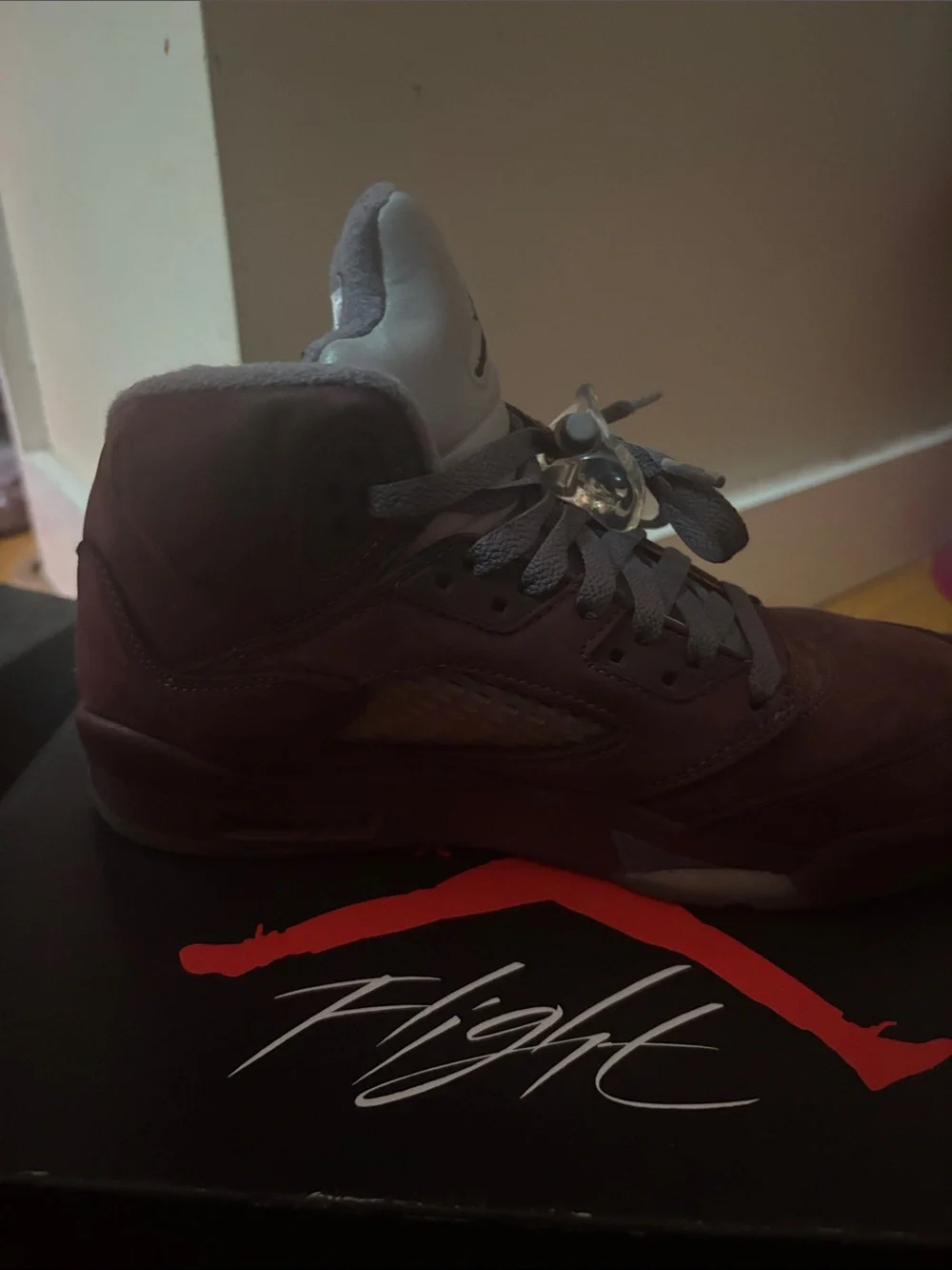 Air Jordan-Inspired Men’s High-Top Sneakers in burgundy